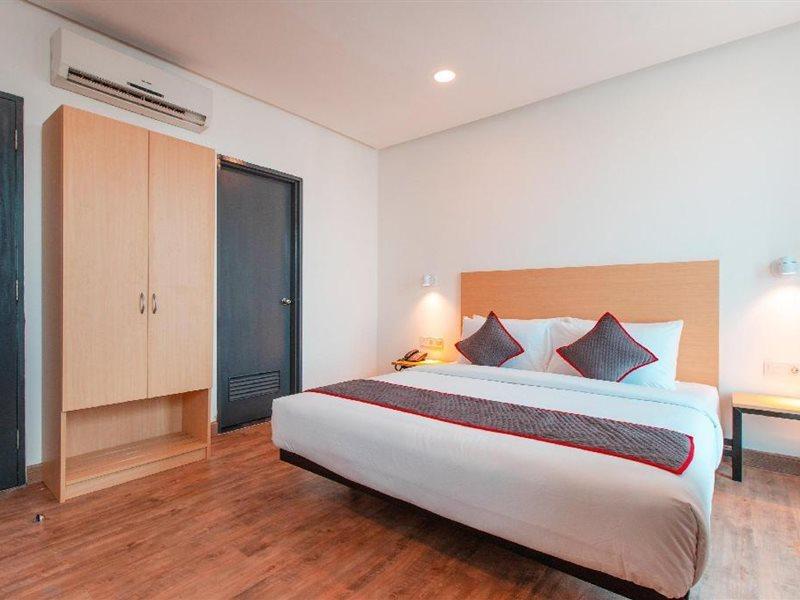 Super Oyo Townhouse 1 Hotel Salemba Yakarta Exterior foto