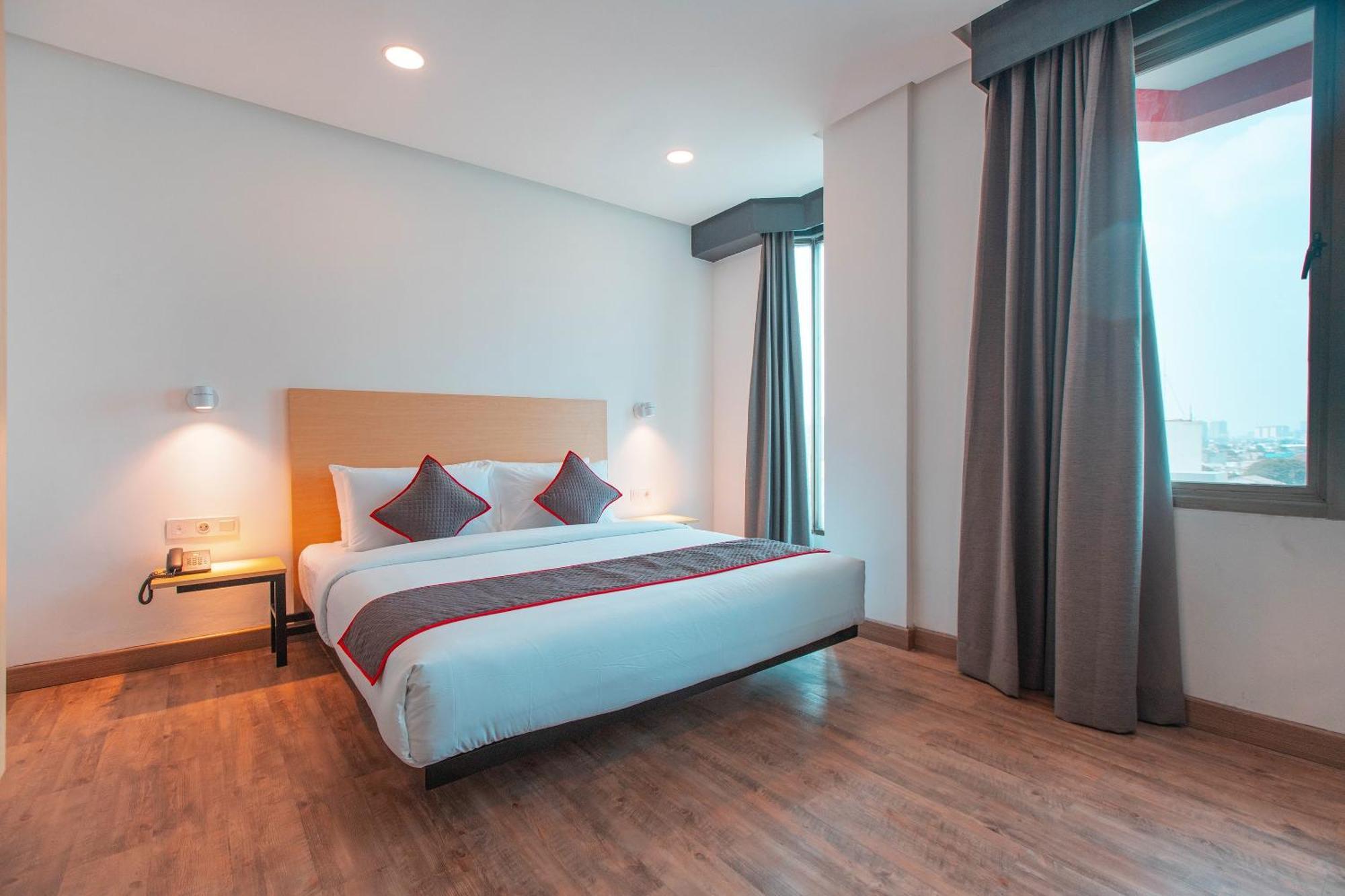 Super Oyo Townhouse 1 Hotel Salemba Yakarta Exterior foto