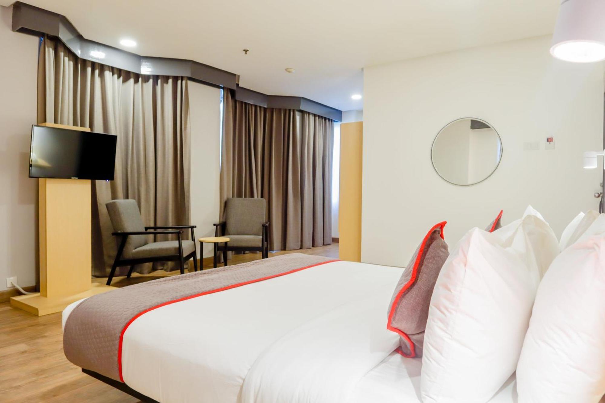 Super Oyo Townhouse 1 Hotel Salemba Yakarta Exterior foto