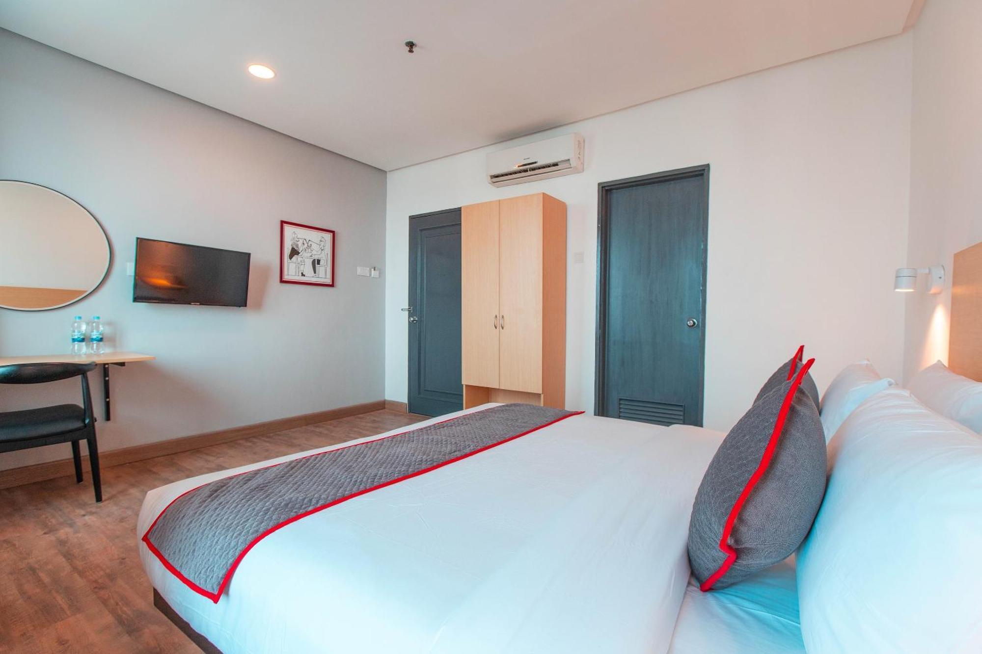 Super Oyo Townhouse 1 Hotel Salemba Yakarta Exterior foto