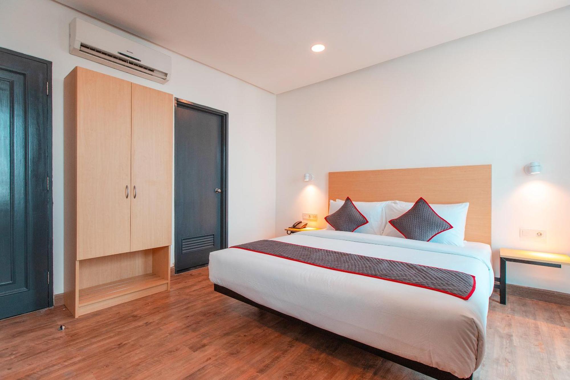 Super Oyo Townhouse 1 Hotel Salemba Yakarta Exterior foto