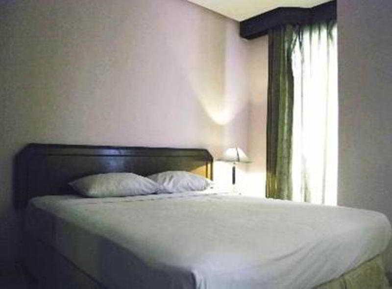 Super Oyo Townhouse 1 Hotel Salemba Yakarta Exterior foto