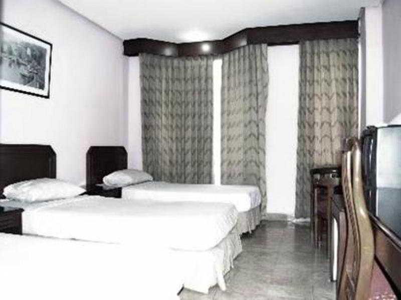 Super Oyo Townhouse 1 Hotel Salemba Yakarta Exterior foto