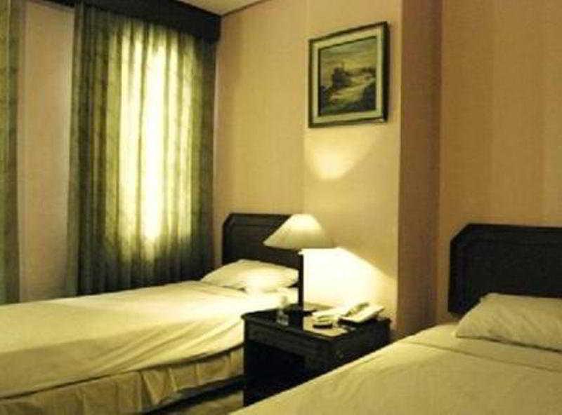 Super Oyo Townhouse 1 Hotel Salemba Yakarta Exterior foto